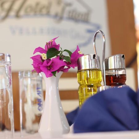 Hotel Tatzati Sarande Bagian luar foto